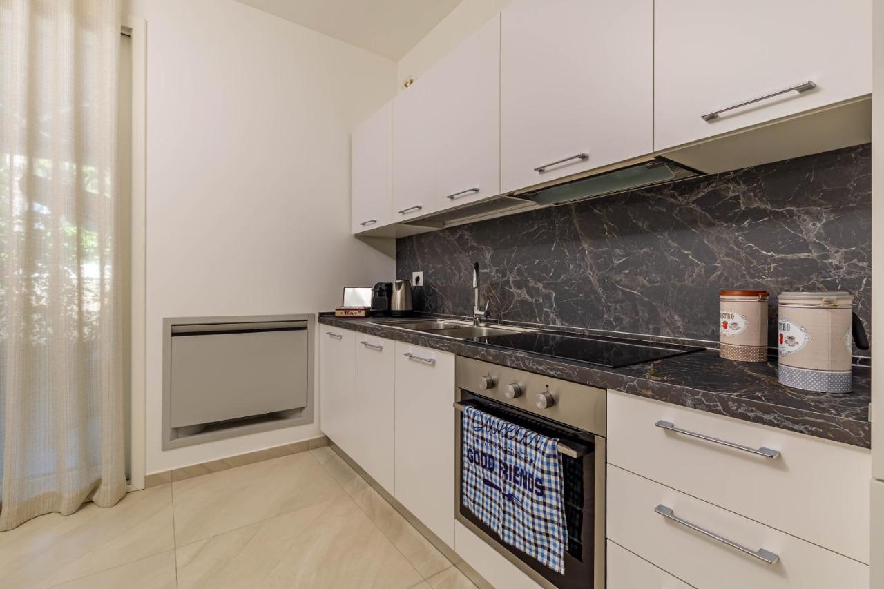 Appartamento Elilux - Zona Policlinico, Garage E Posto Auto *